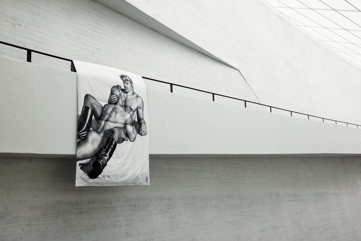60712-5426-01-06_2; Finlayson Tom of Finland Satiinipussilakanasetti Musta / Valkoinen / 150x210 + 50x60 cm 